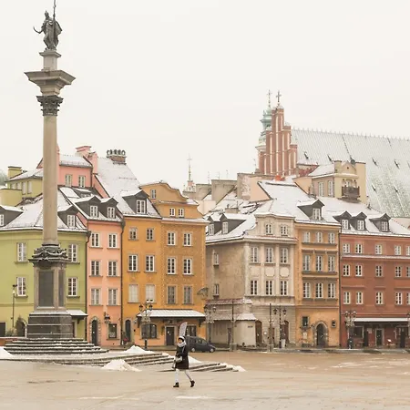 Lovely In The Old Town Daire